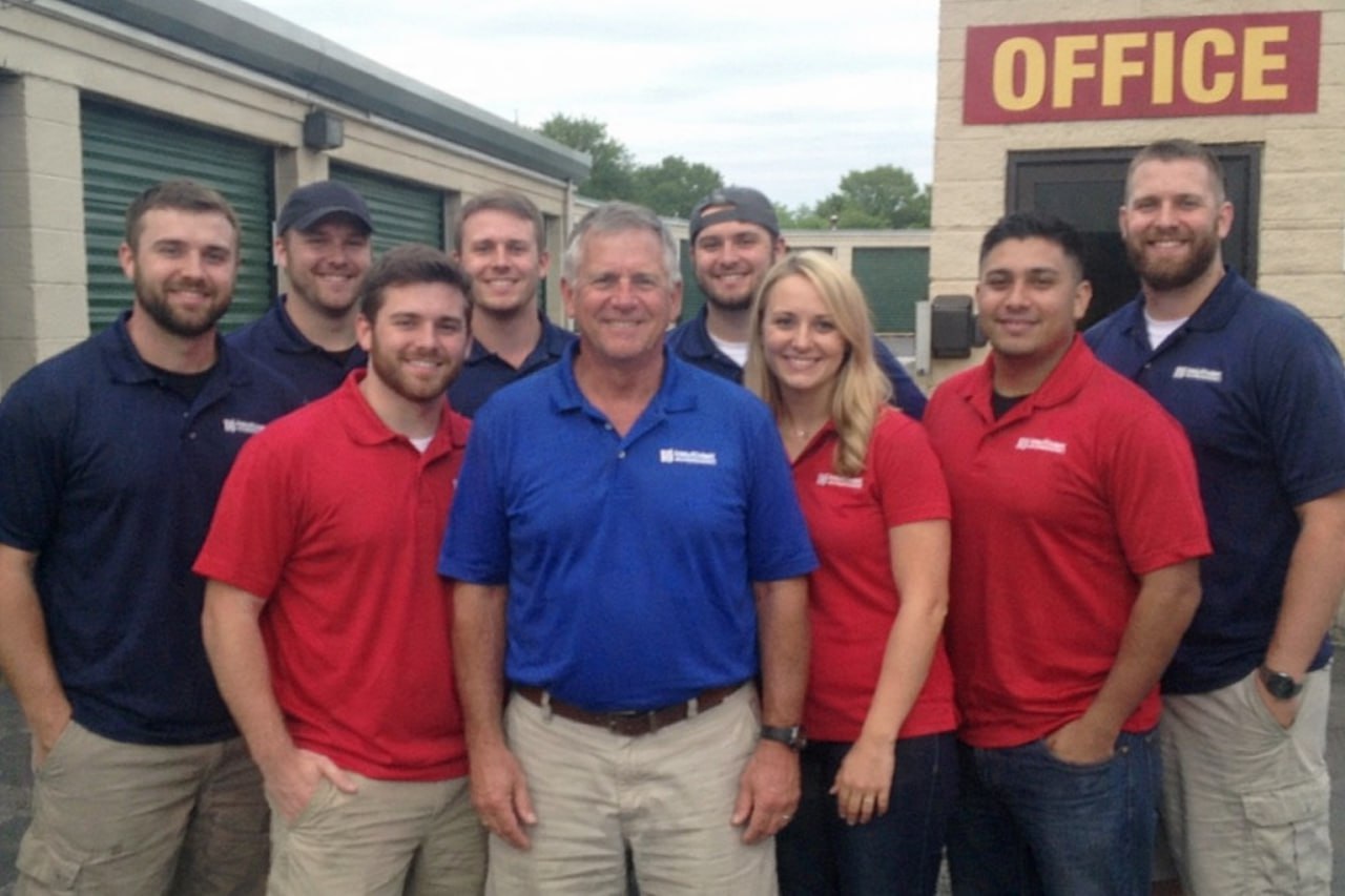 Water damage restoration professionals in Cicero, IL